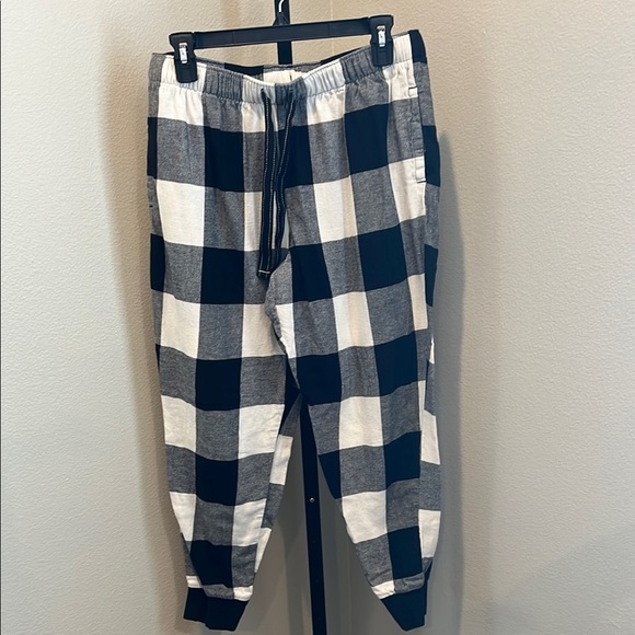 Old Navy Black and White Plaid Pajama Pants - Picture 1 of 2